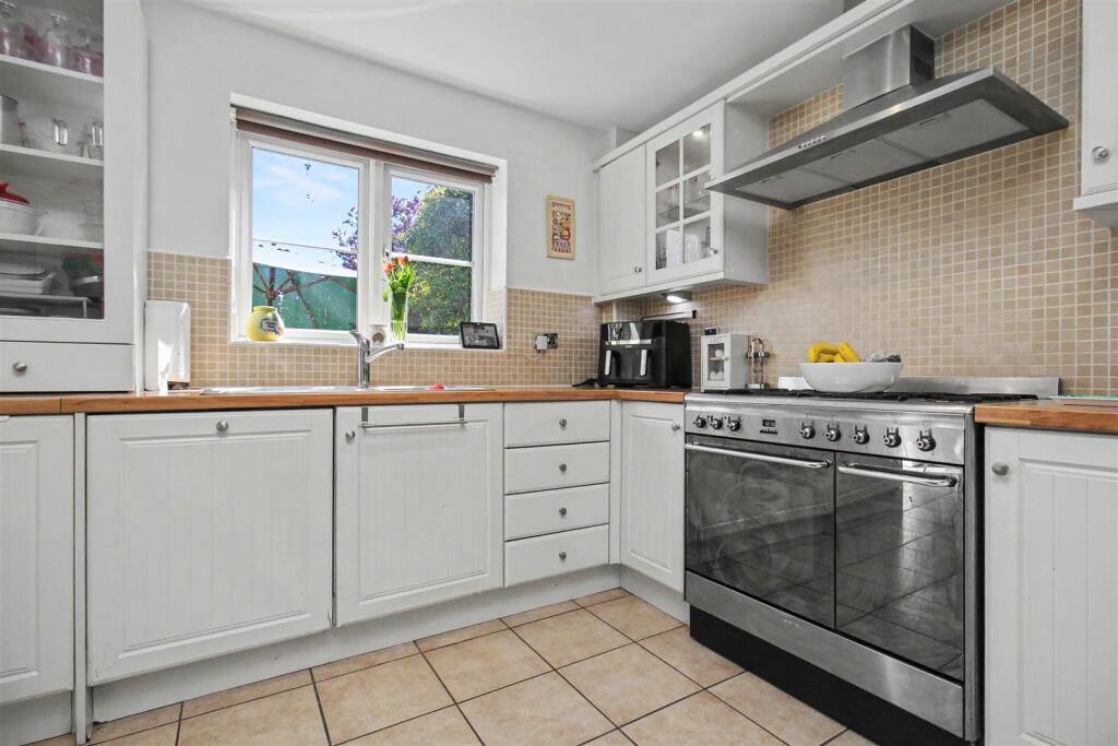 House in Desborough, North Northamptonshire - More