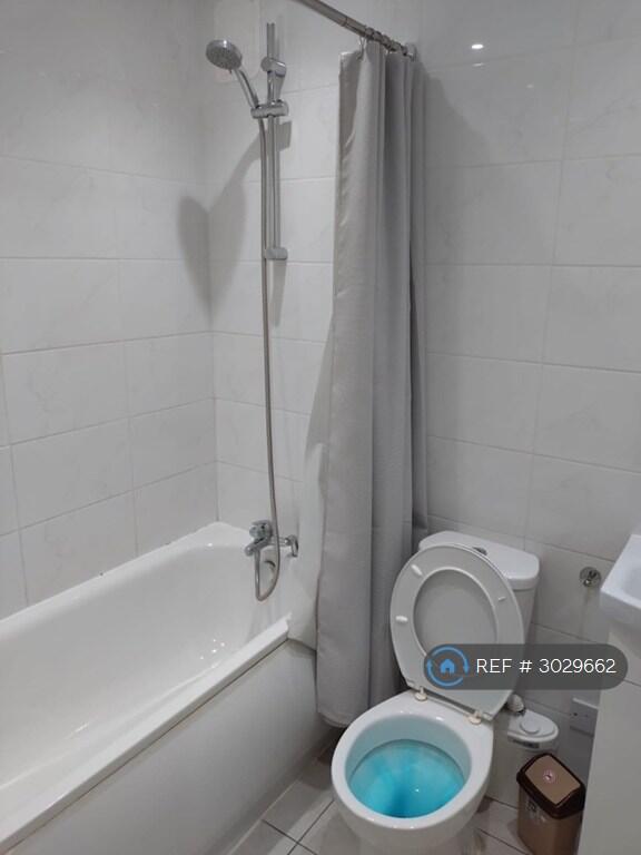 Apartment in London, Hendon - View 3