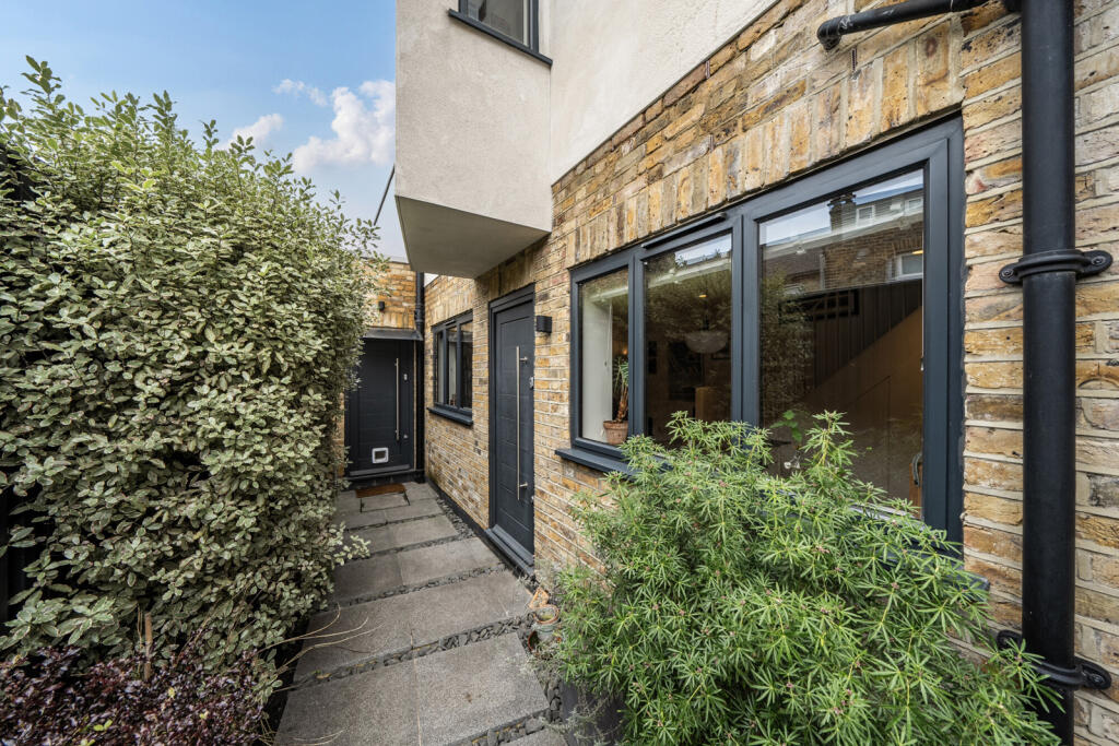 Main image of property: Lamington Mews, London