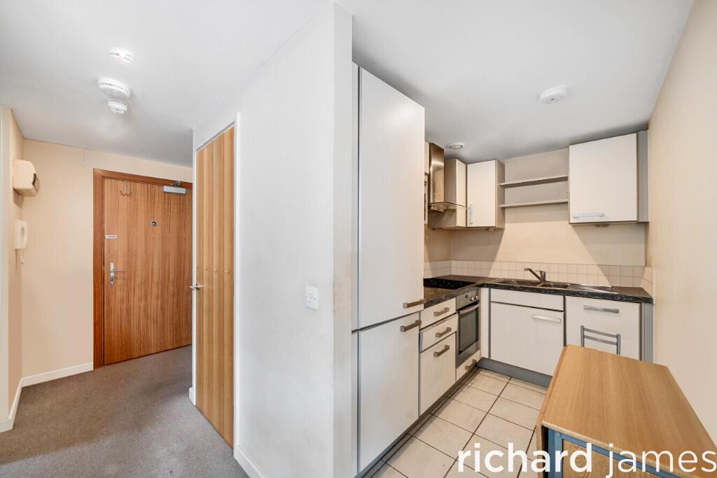 Apartment in Swindon - View 5