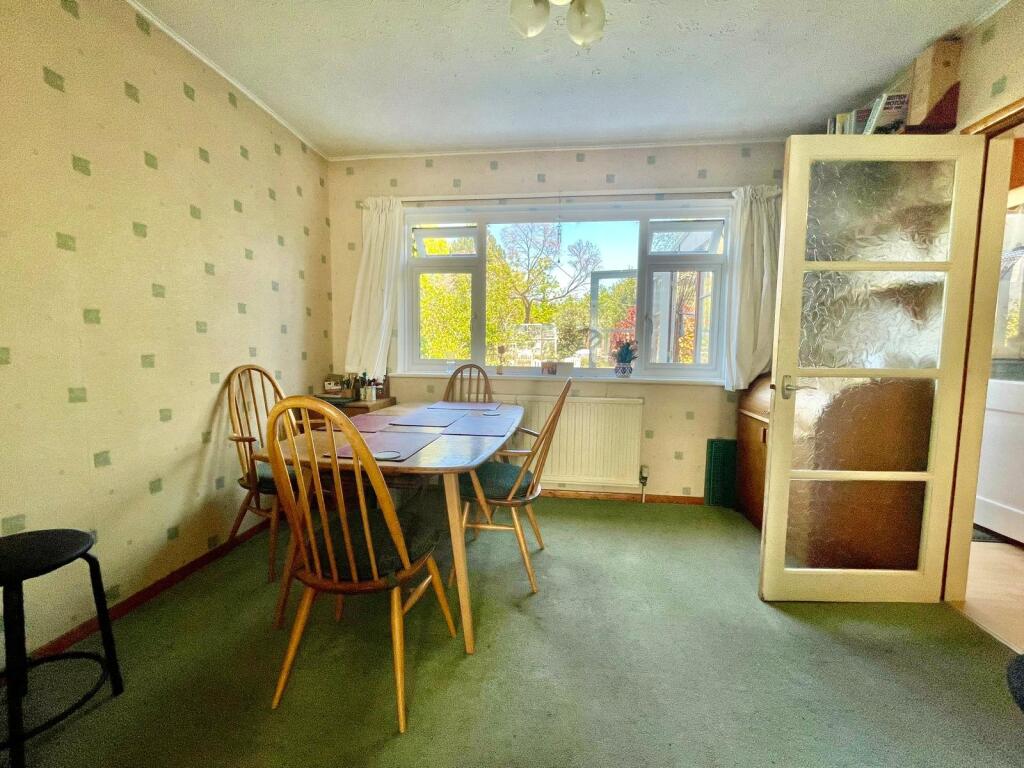 House in Sidcup, Blackfen - More