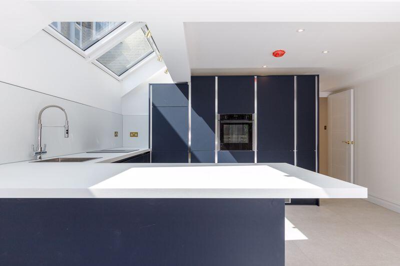 Apartment in London - View 5