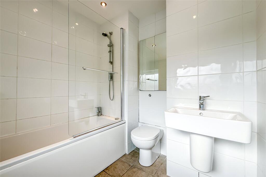 Additional image 18 of St. Vincent Drive, St. Albans, Hertfordshire, AL1