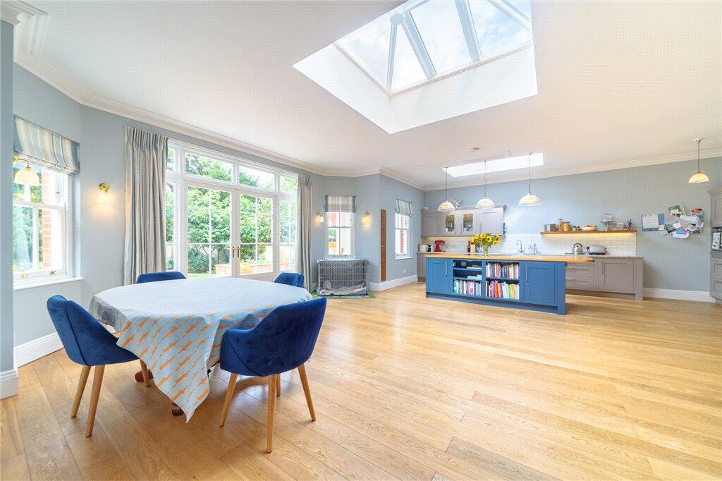 House in Slough - View 5