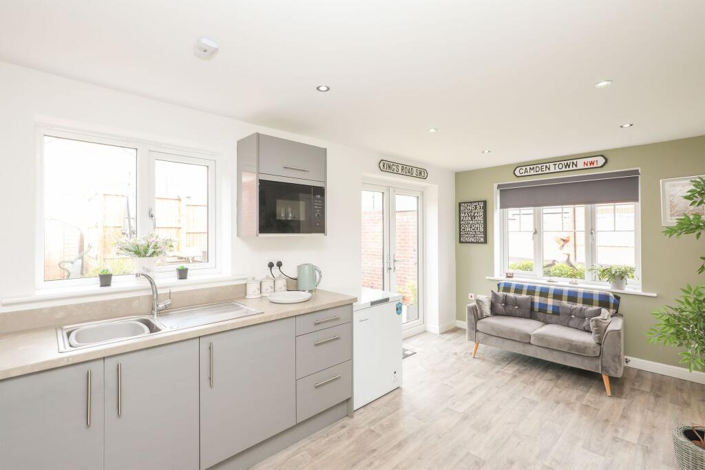 House in North East Derbyshire, North Wingfield - View 2