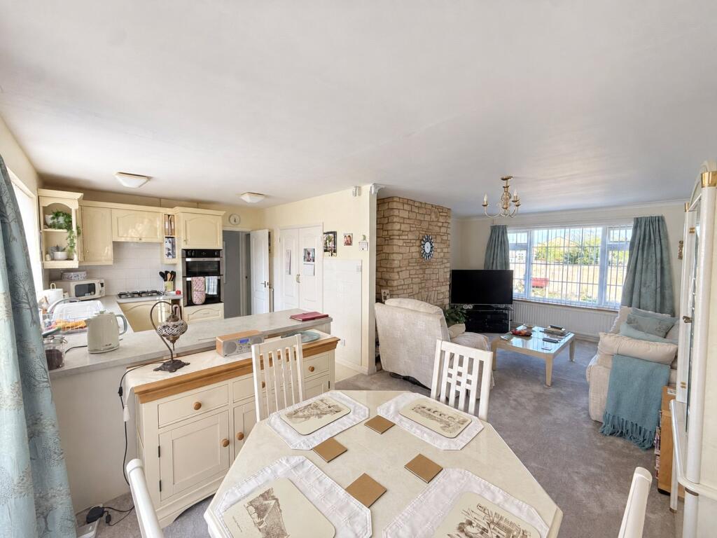 Budbury Close photo 4