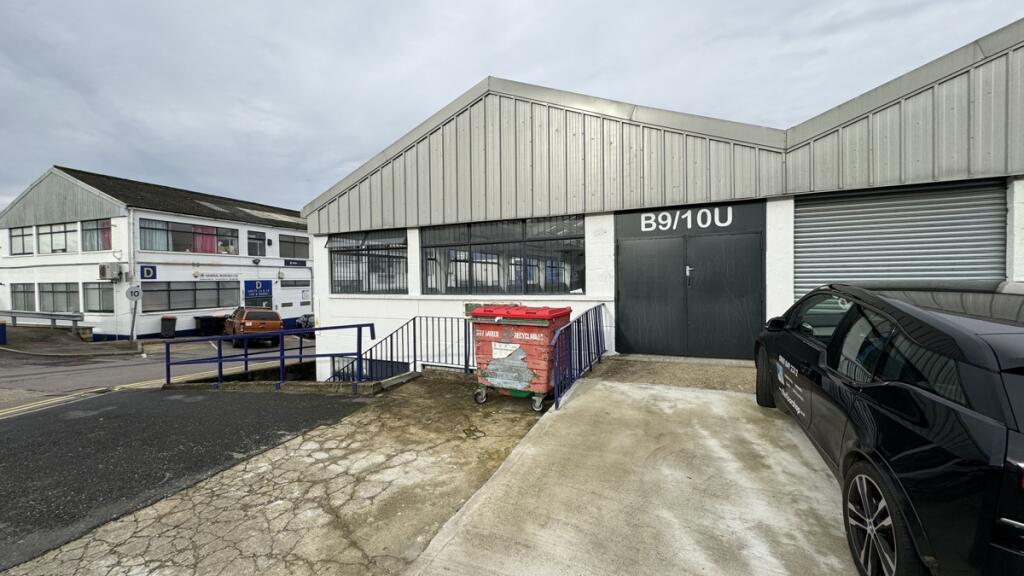 Main image of property: Bounds Green Industrial Estate, London, N11