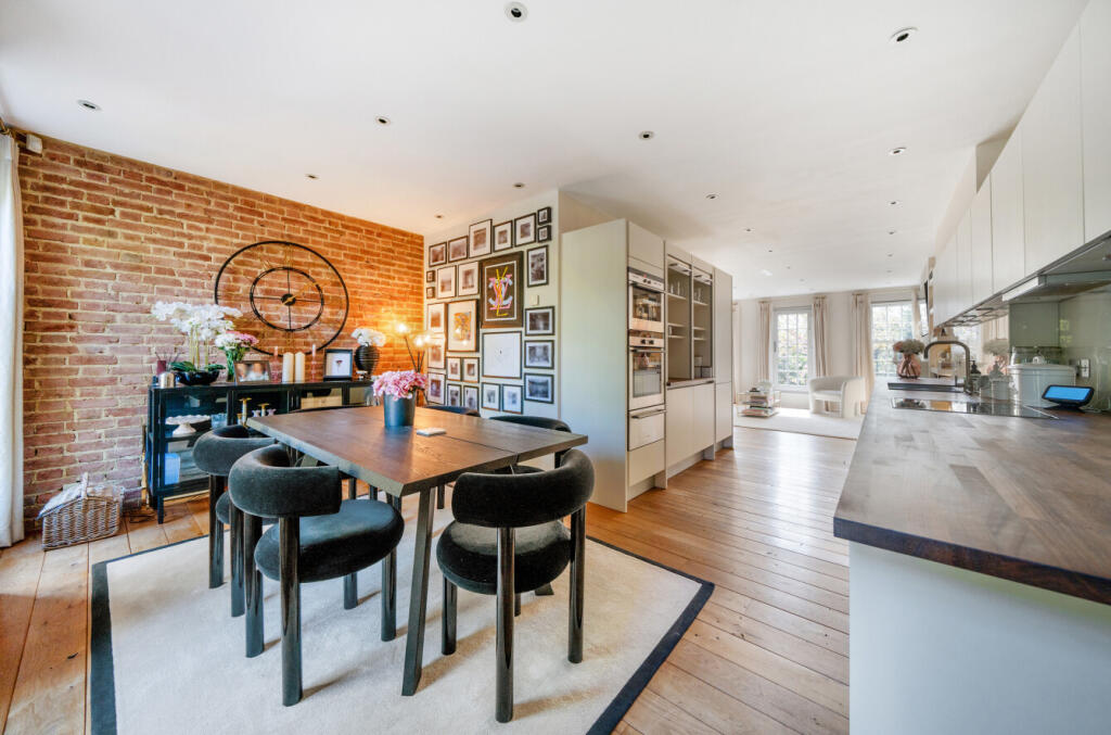 House in London - View 5