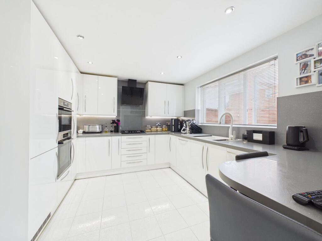 House in Peterborough, Hampton Vale, Hampton Hargate - View 2