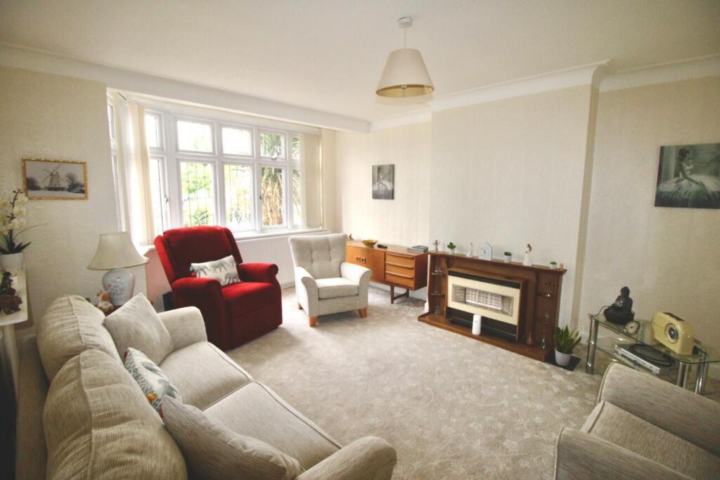 Lichfield Terrace, Upminster, Essex photo 3