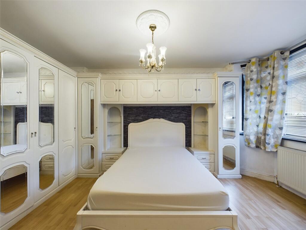 House in London - View 2