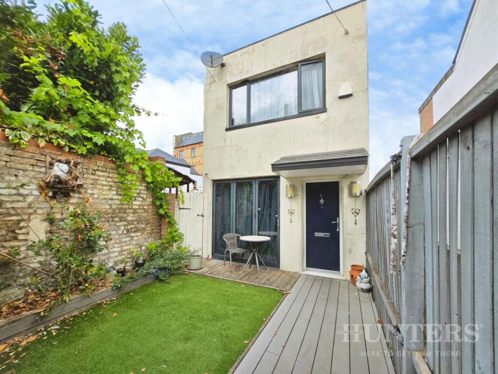 Main image of property: Bridle Path, Beddington