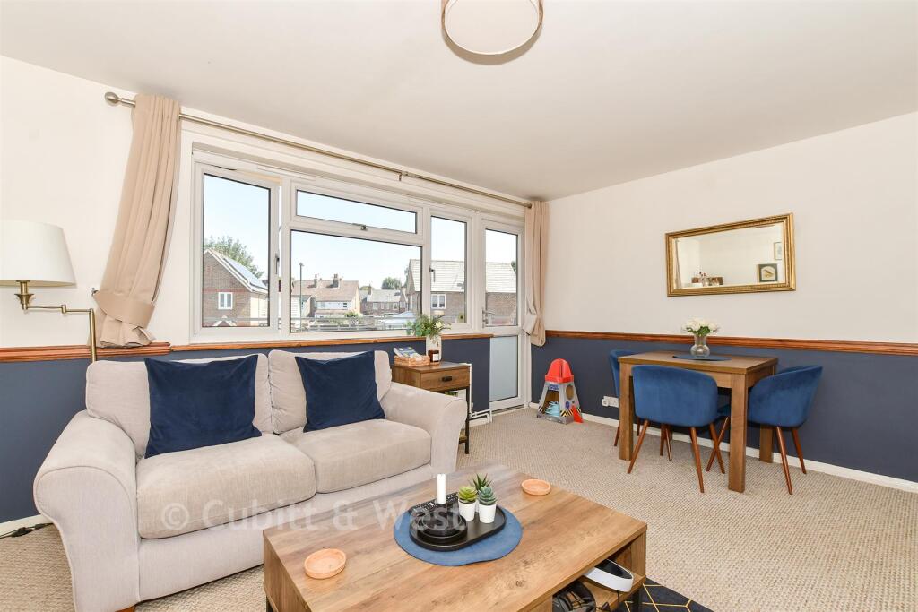 Apartment in Horsham, West Sussex - View 4