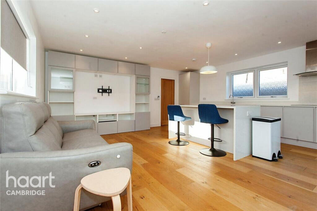 Dunsmore Close, Cambridge - View 6
