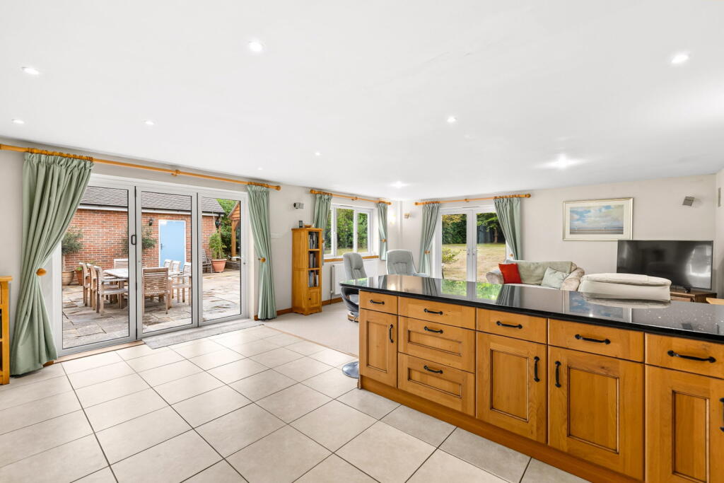 House in Redhill - View 5