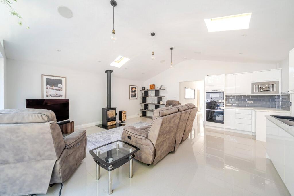 House in Kingston upon Thames - View 3