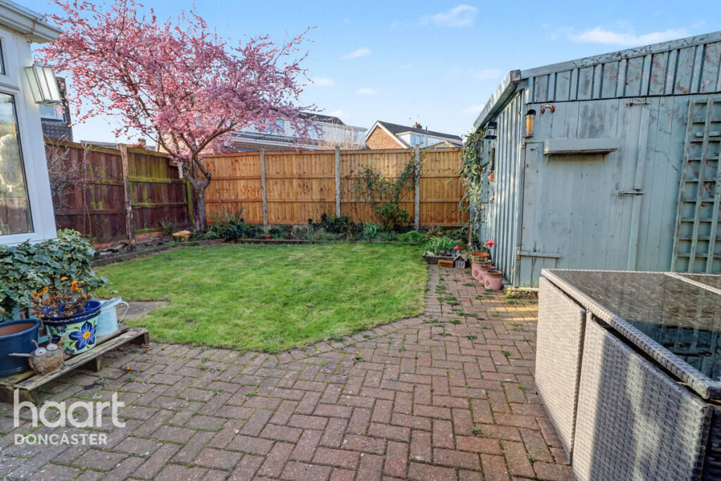 Orchard Drive, Doncaster photo 4