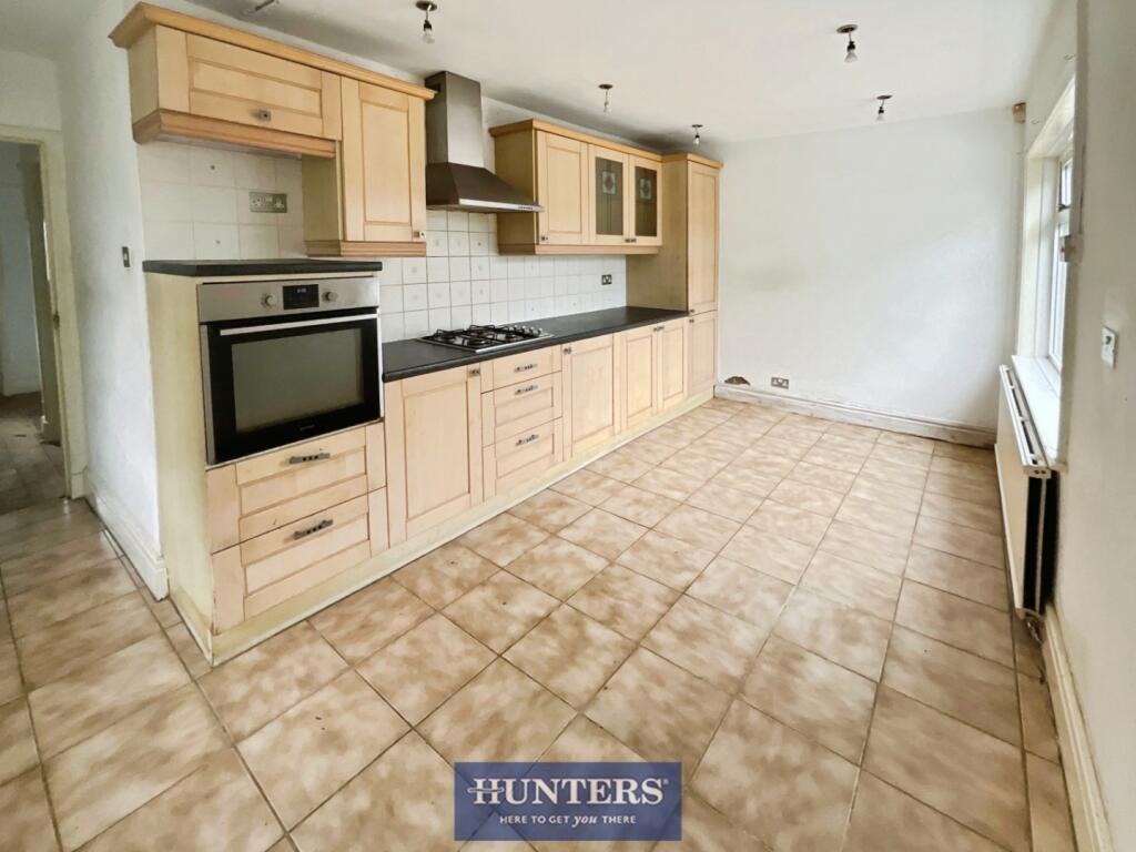 House in Tameside, Gee Cross - More