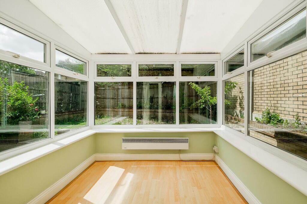 Cowslip Road, London, E18 photo 2