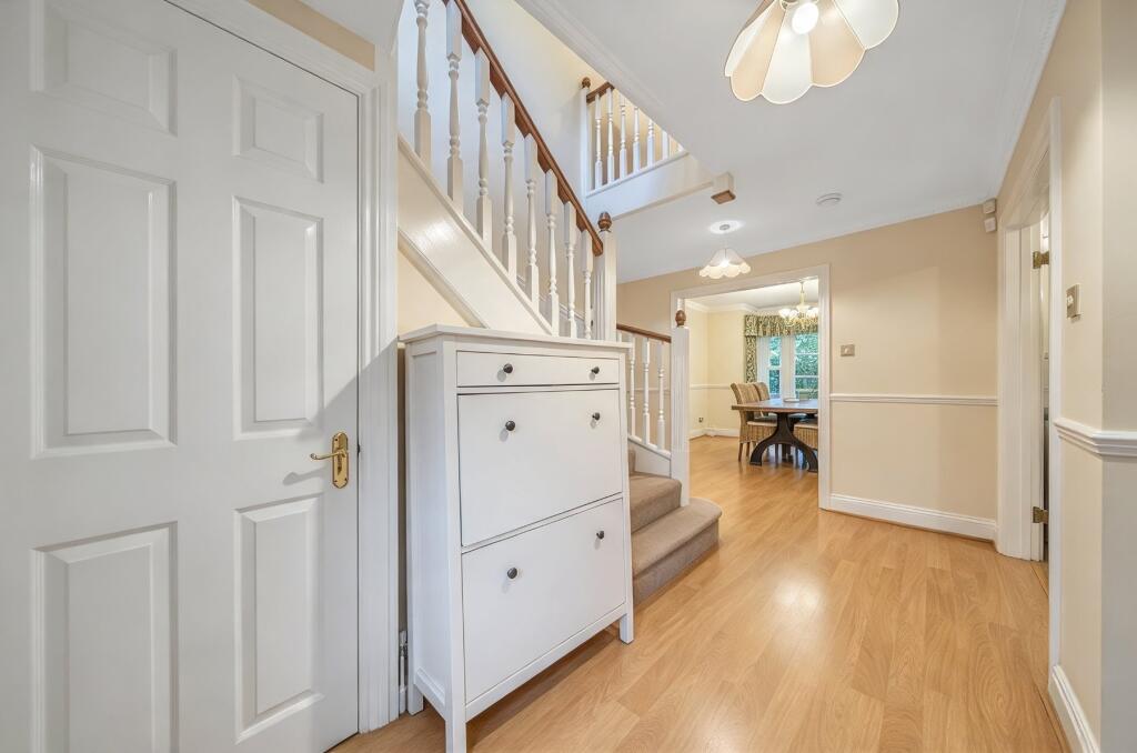House in Woking, Surrey - View 5