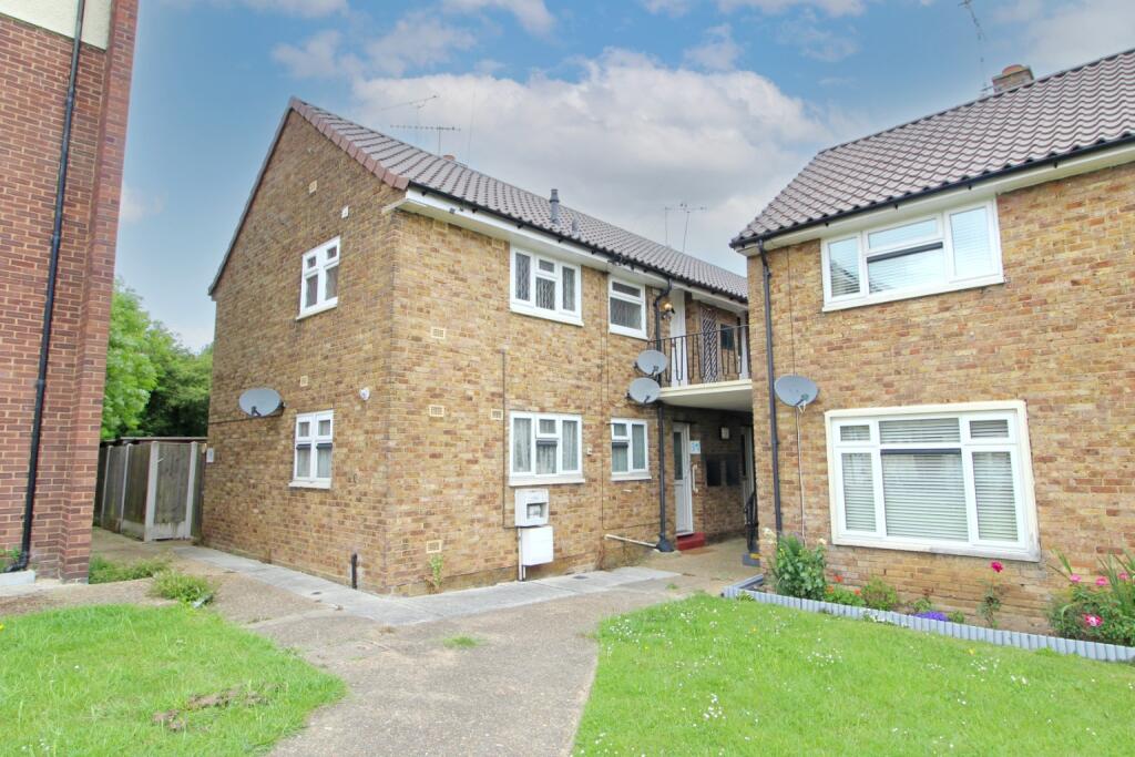 Main image of property: Wood Farm Close, Leigh-On-Sea, Essex