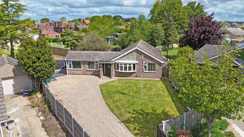 Main image of property: Rosehill Close, Saxilby, LN1