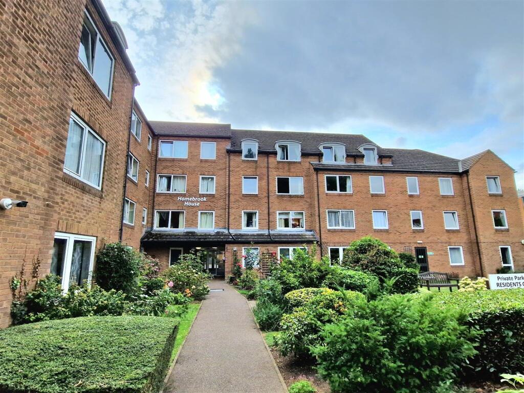 1-bed flat on Homebrook House, Cardington Road, Bedford, £65,000