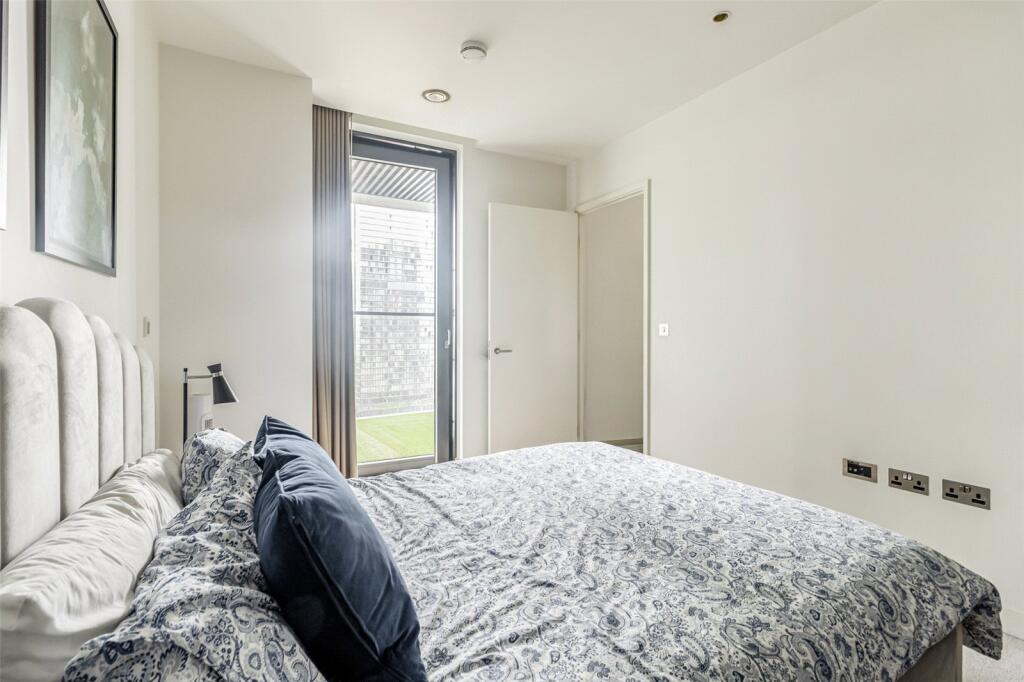 Apartment in London, Millwall, Canary Wharf - More