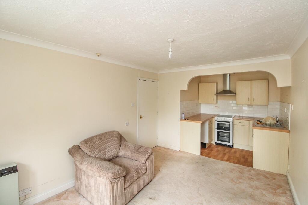 Brighton Road, Crawley, West Sussex. RH11 8TZ photo 2