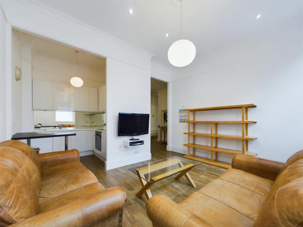 Main image of property: 19 Wellington Street, Leeds, LS1 4JF