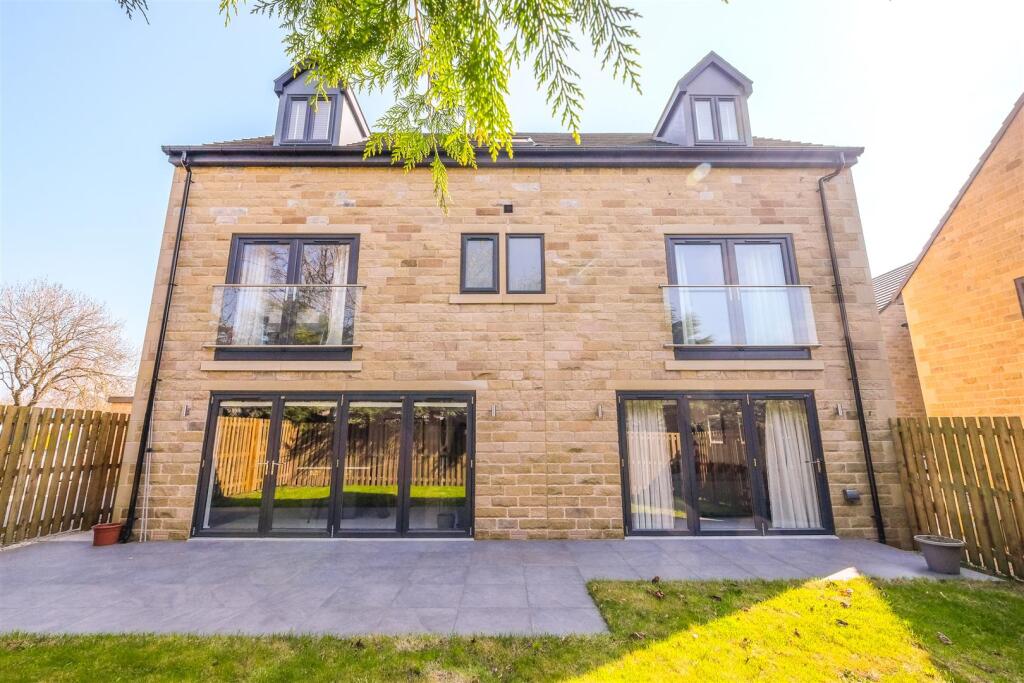 House in Halifax - View 2