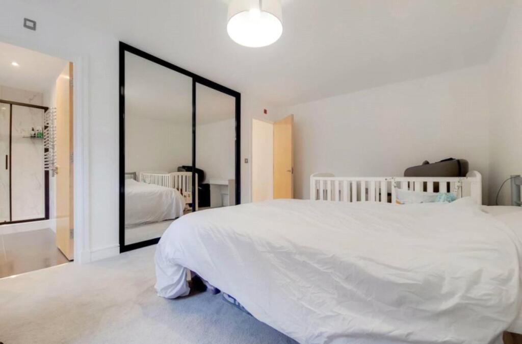 Apartment in London - View 5