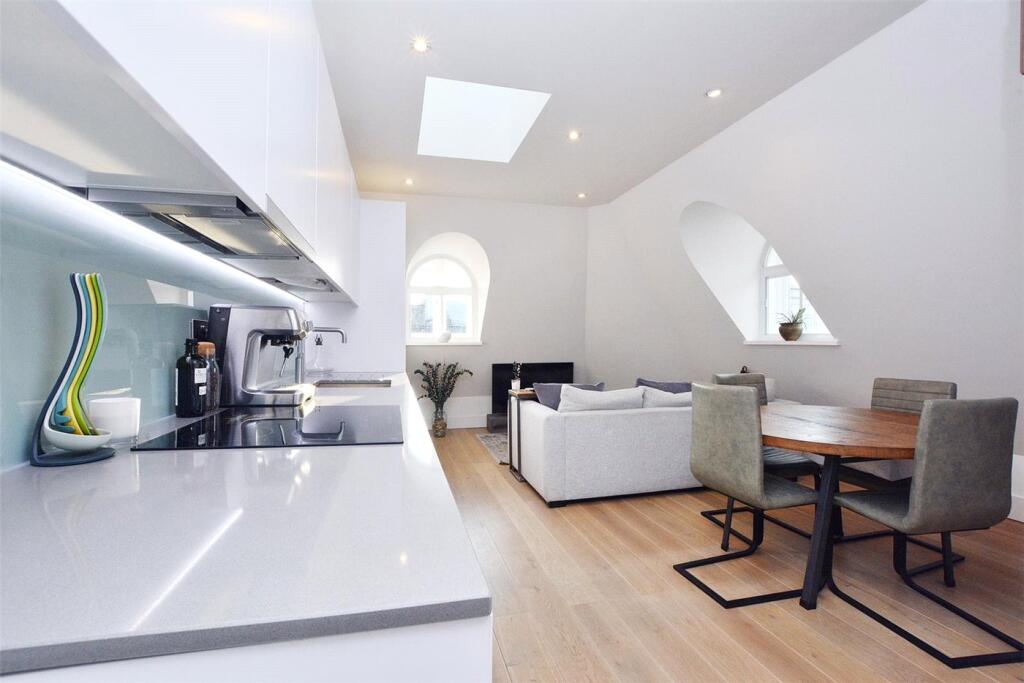 Broadhurst Gardens, London, NW6 photo 2