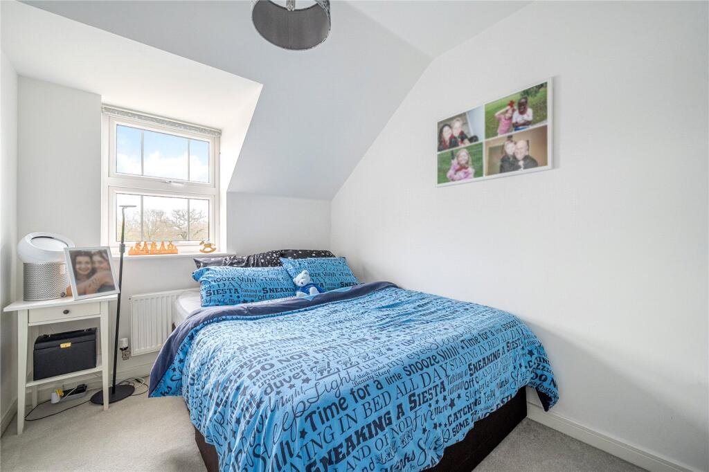 House in Wokingham - View 5