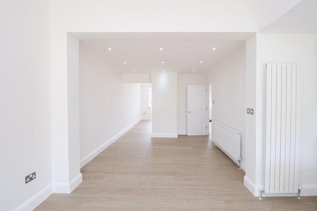 Chesworth Lane, Horsham, RH13 photo 4