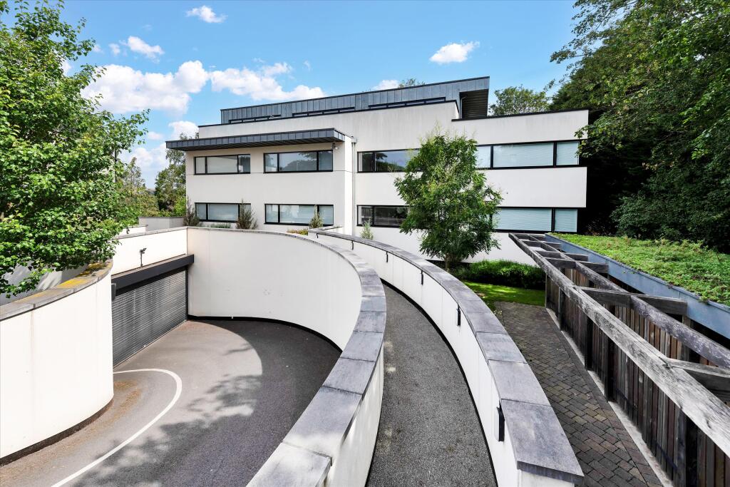Main image of property: Madingley Road, Cambridge, Cambridgeshire CB3