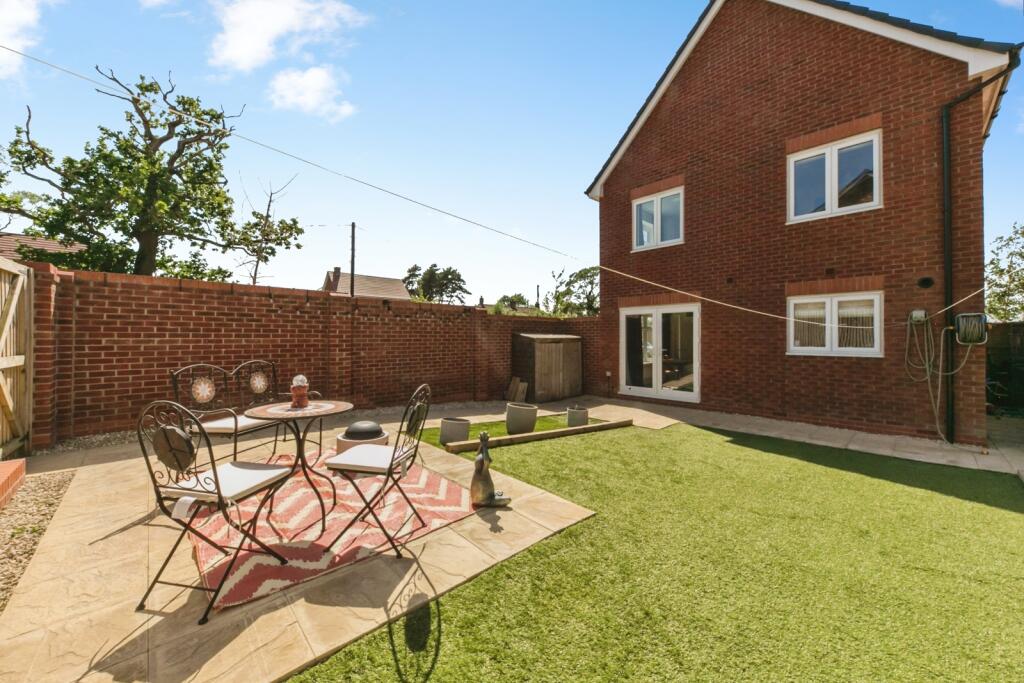 Sparrow Avenue, Lyme Green, Macclesfield, Cheshire, SK11 photo 4