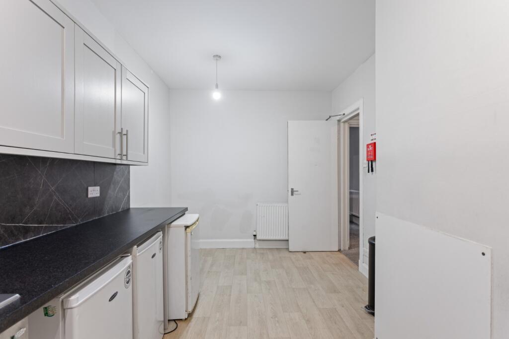 5 bedroom flat for rent