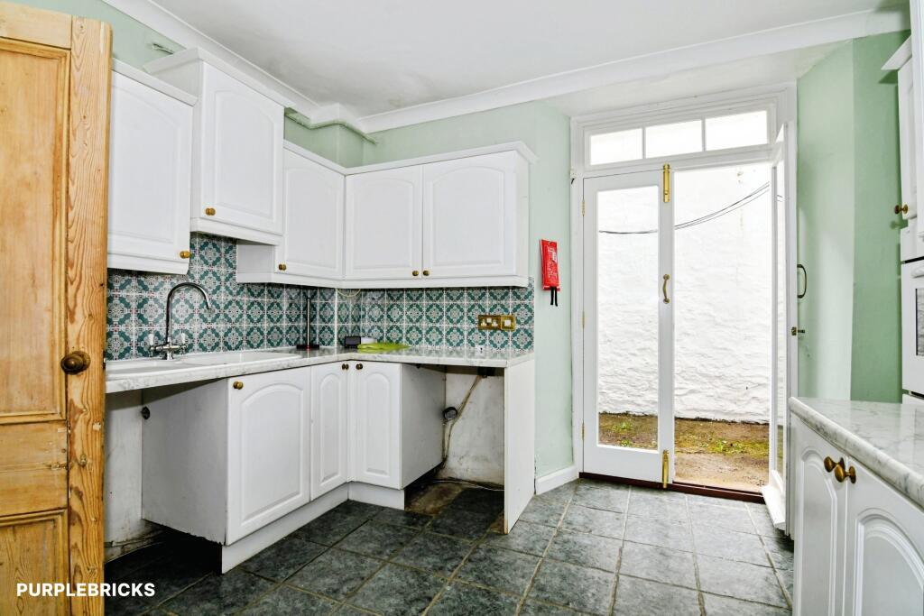 Apartment in Exeter - View 3