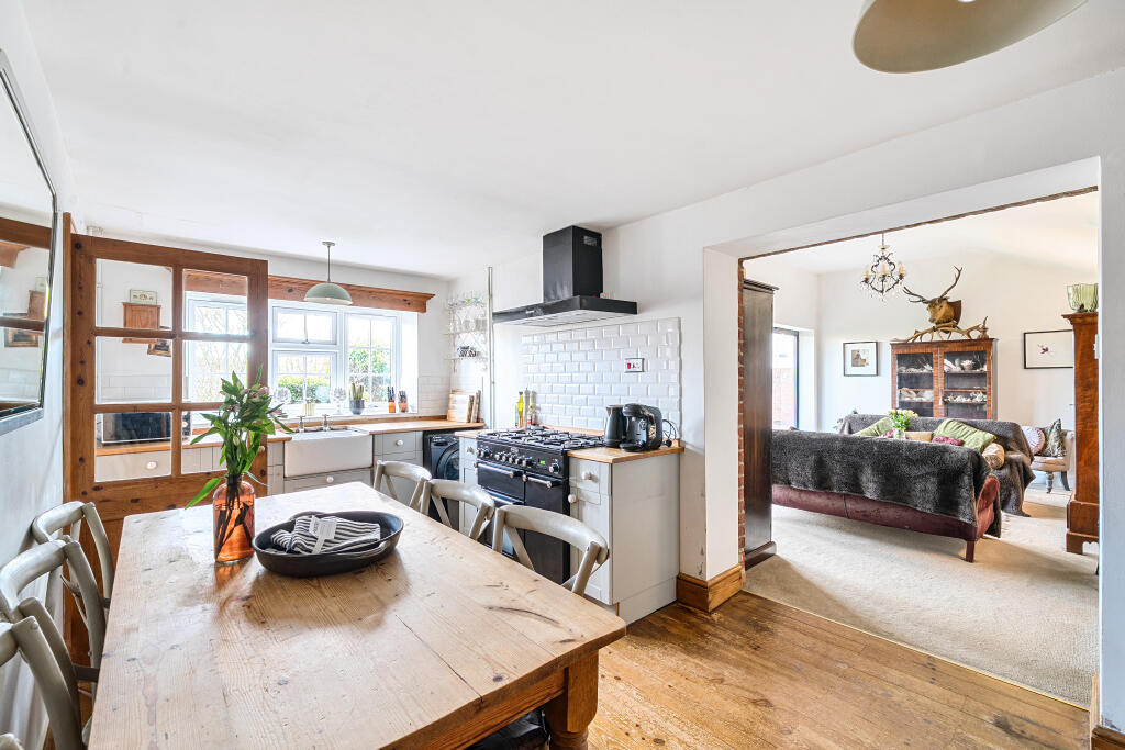 Eastrop, Highworth, Swindon, SN6 photo 2