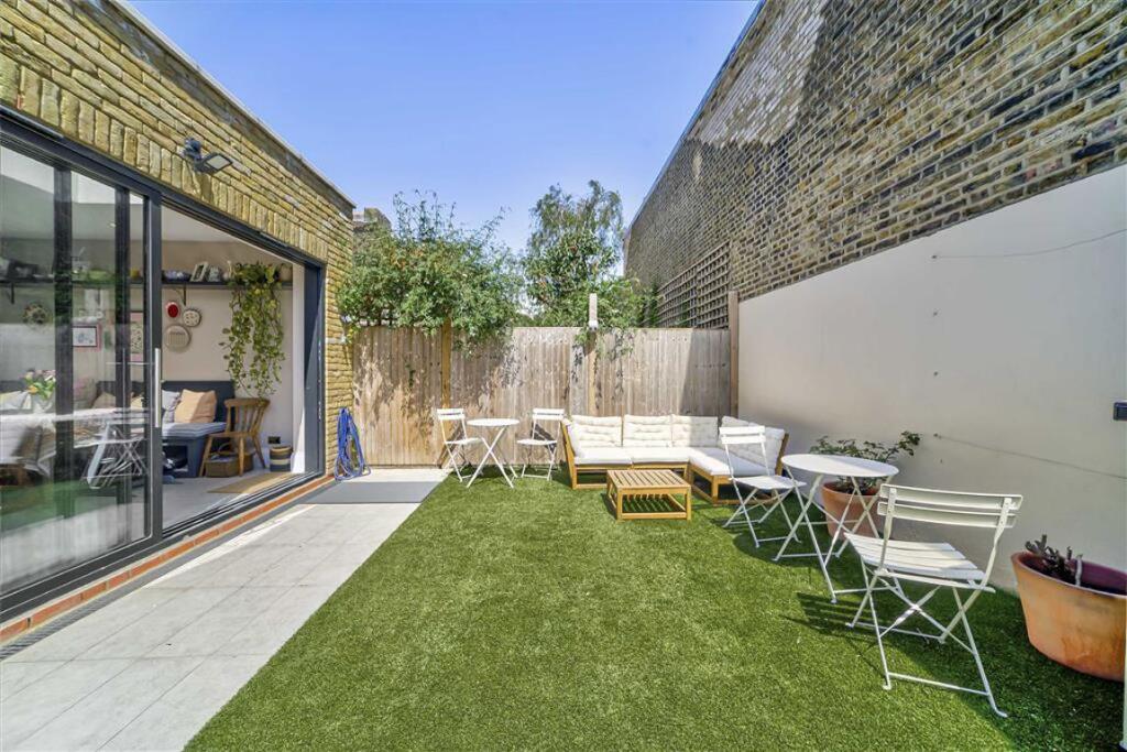 House in London - View 4