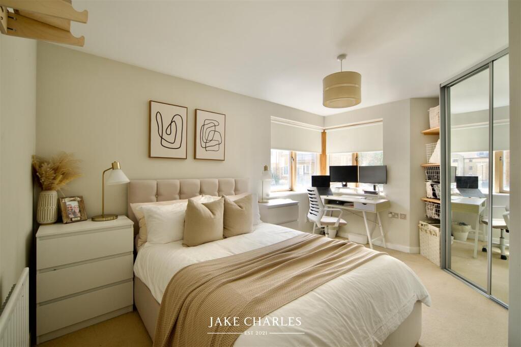 Apartment in London, Old Ford, Bow - View 3