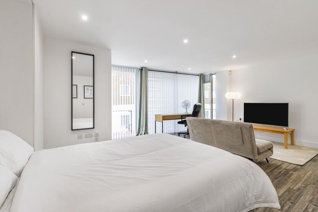 Studio flat for rent