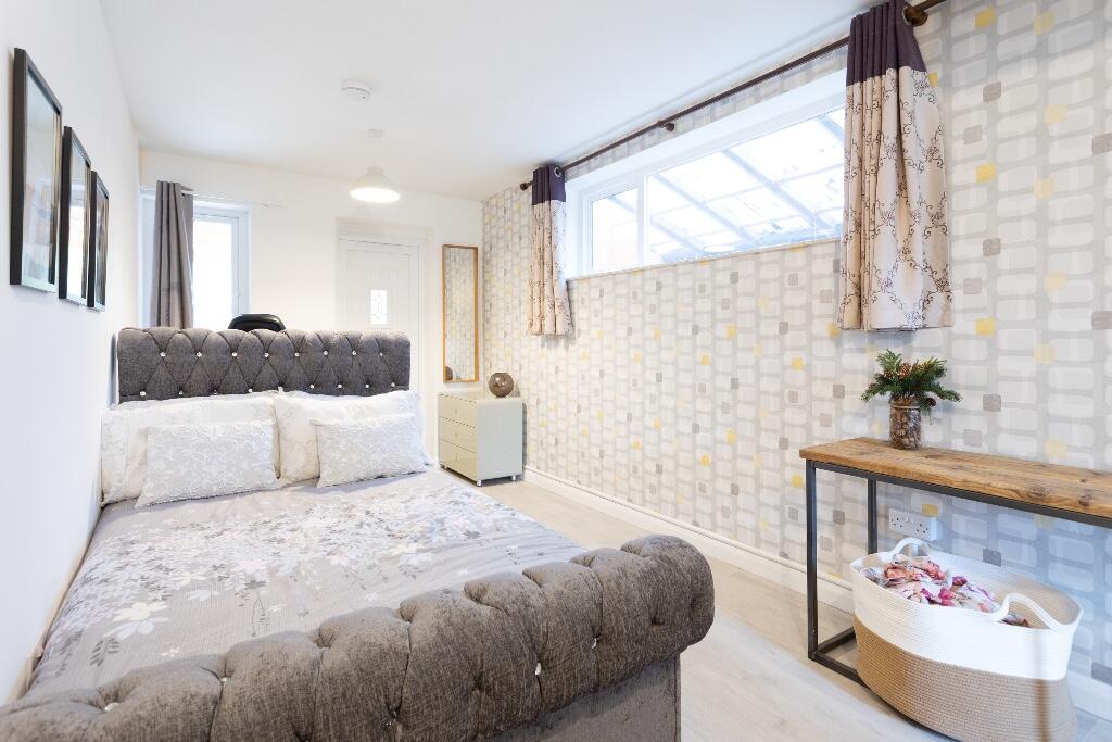 Main image of property: Milton Road, Cambridge, Cambridgeshire, CB4