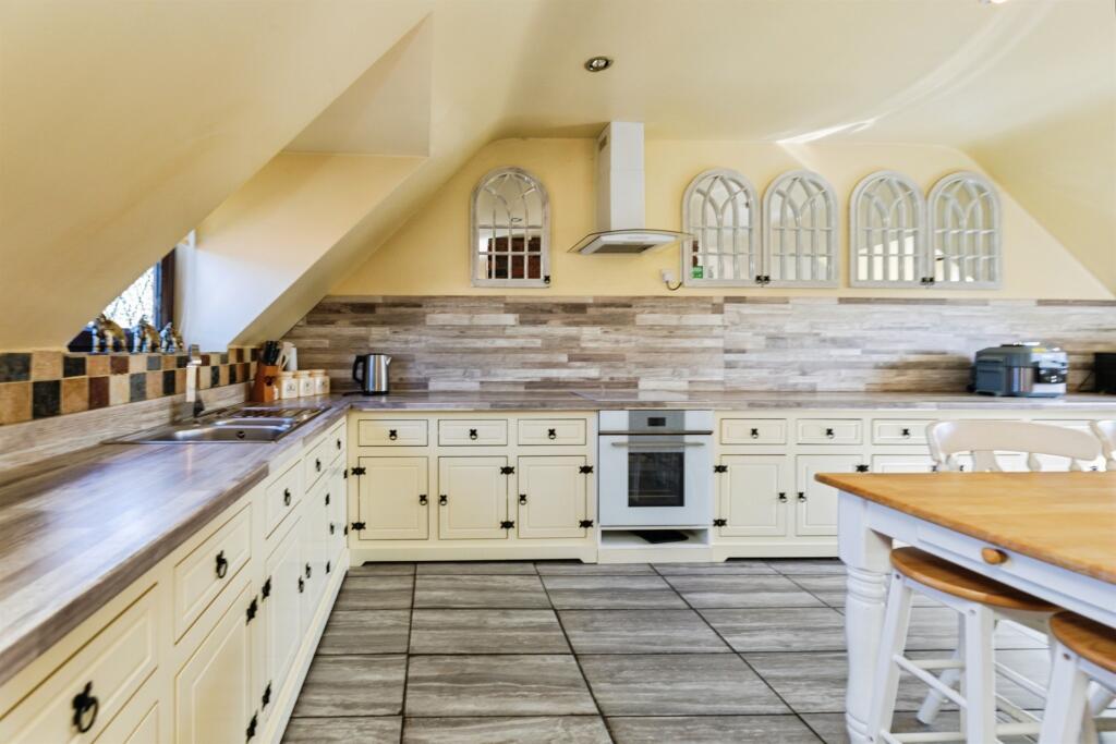 House in Rotherham, South Yorkshire - View 4