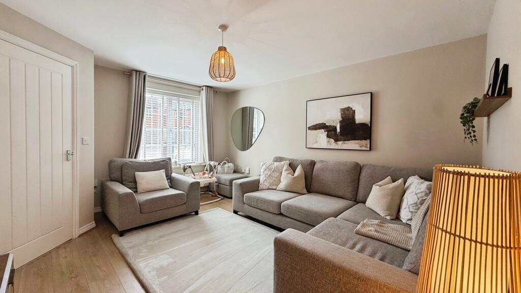 House in Wakefield, Crigglestone - View 4