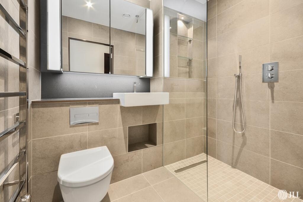 Lexington Gardens London SW11 – další