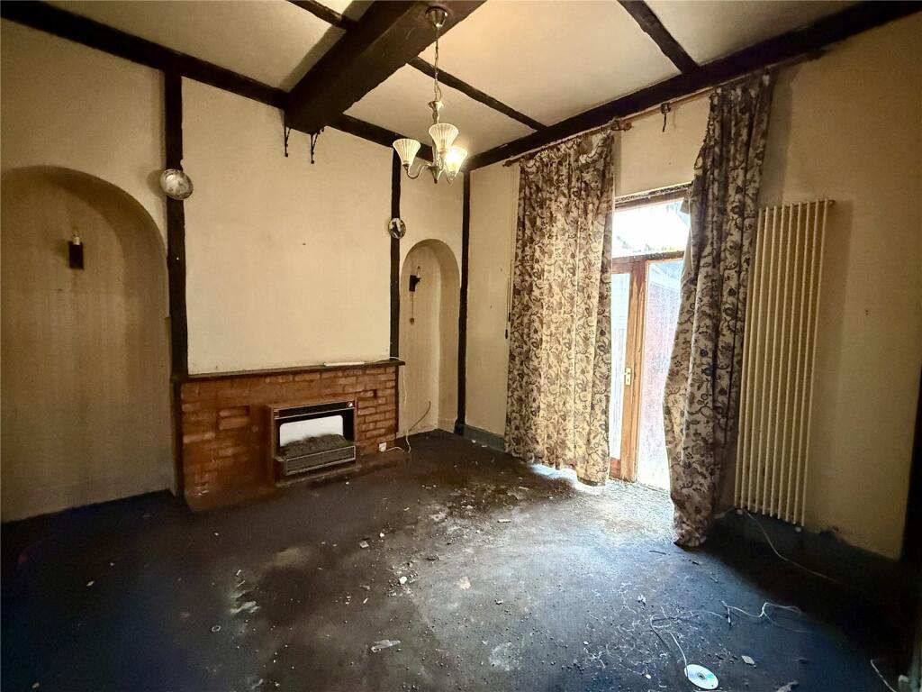 Scarisbrick New Road, Southport, PR8 - More
