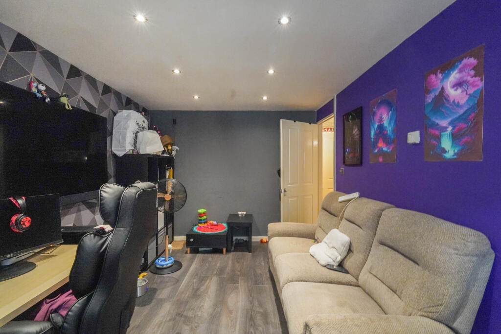Apartment in Preston - View 3