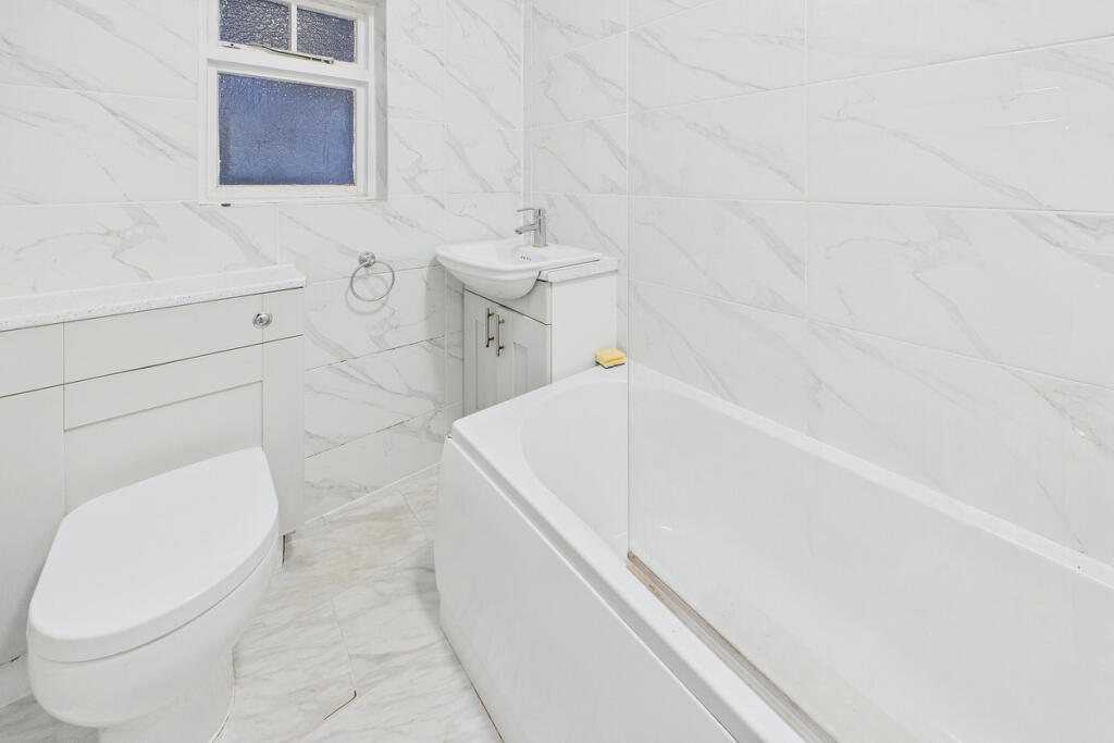 Apartment in Bath, Kingsmead - View 3